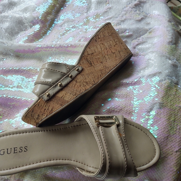 Women's Guess Sandals size 10. - Picture 12 of 15